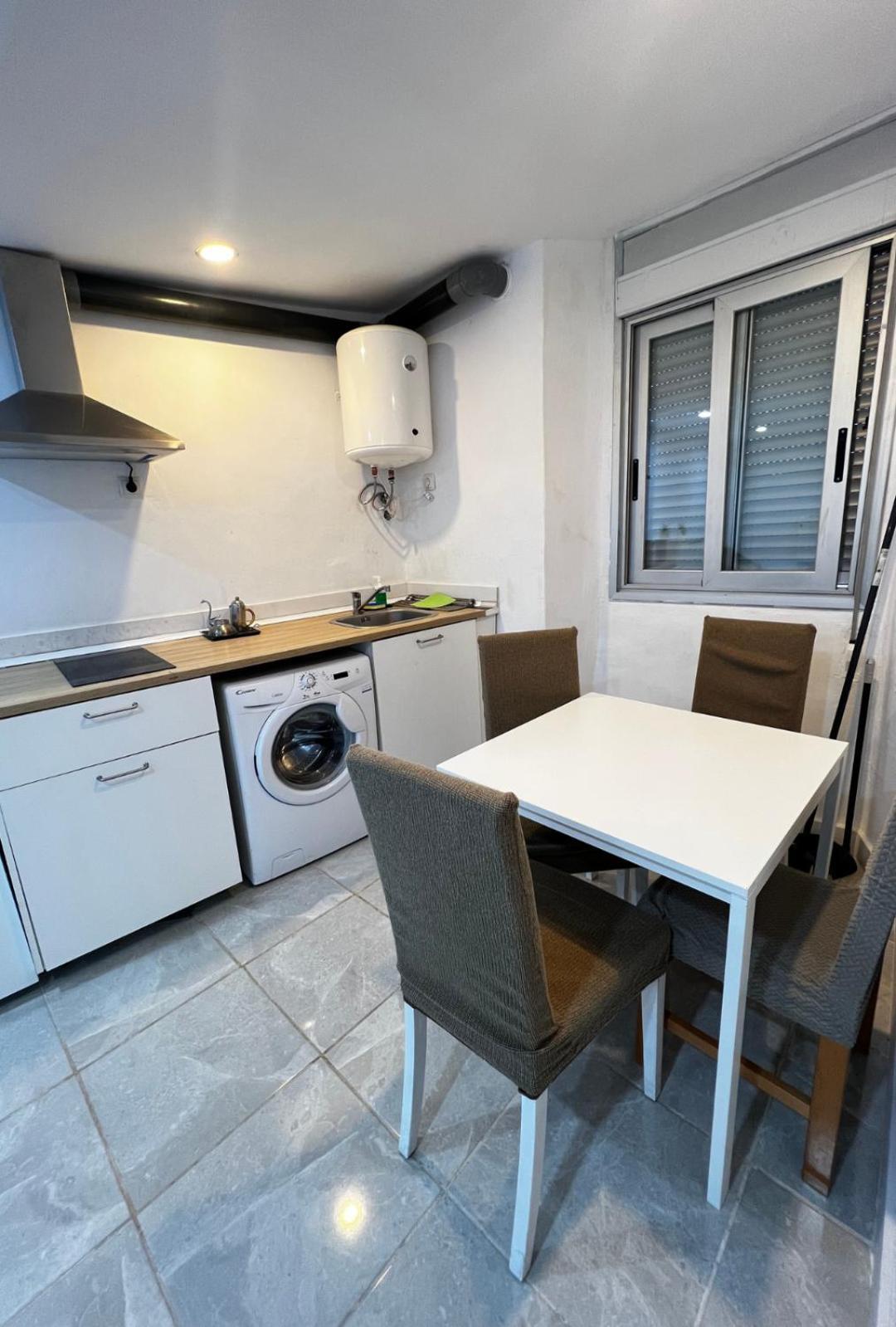 Apartamento Centrico Economico En Berga P1 Apartment Luaran gambar