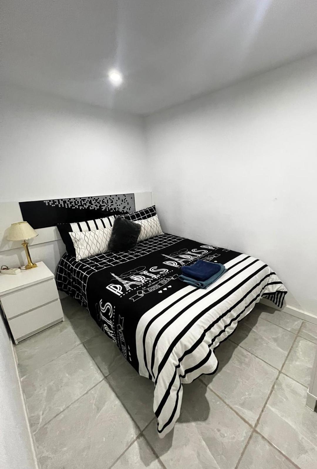 Apartamento Centrico Economico En Berga P1 Apartment Luaran gambar